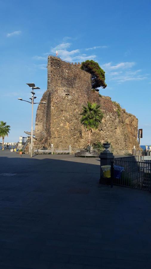 Bed & Breakfast Dietro Le Mura Aci Castello Kültér fotó