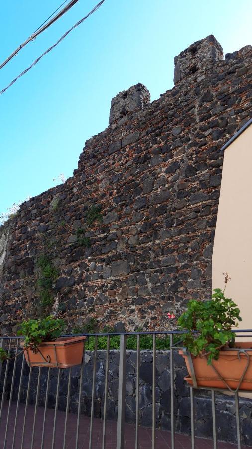 Bed & Breakfast Dietro Le Mura Aci Castello Kültér fotó